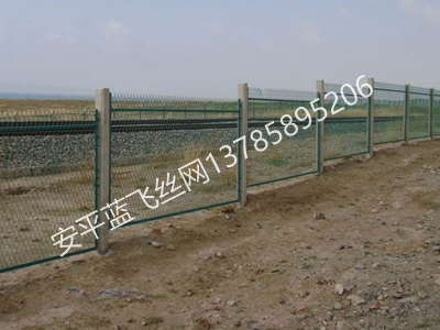 鐵路護(hù)欄網(wǎng)-5.jpg