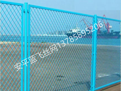 鋼板網(wǎng)護(hù)欄-3.jpg