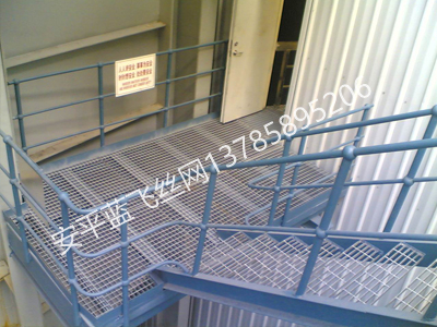 鋼格板護欄-2.jpg